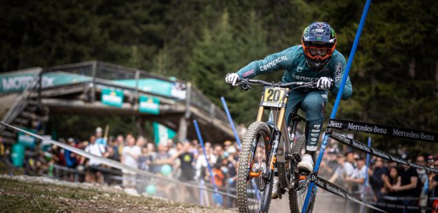 UCI Wordl Cup DH LeogangでDHバイクを観察